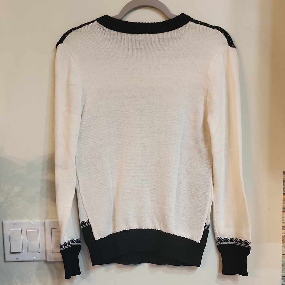 Dr. Seuss Grinch Black and White Grinch Crewneck Sweater - Picture 5 of 5